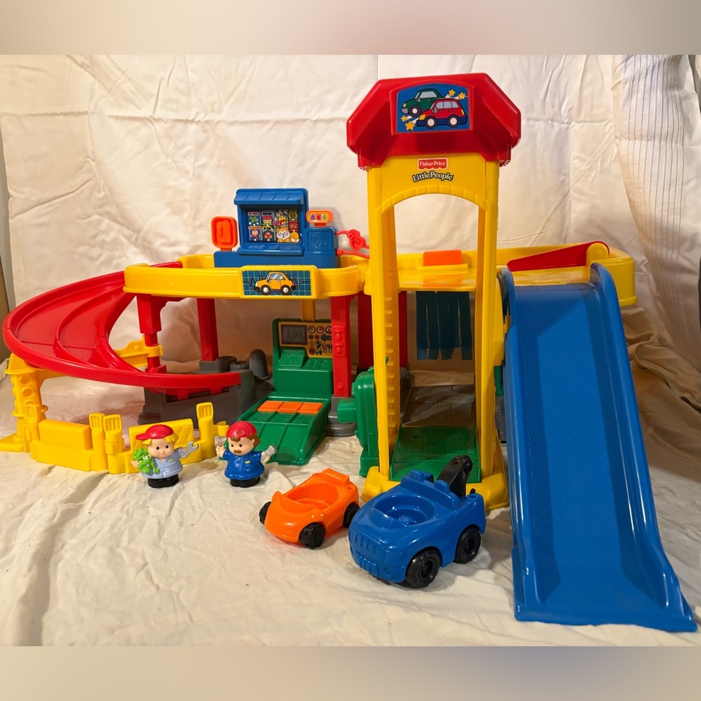 Fisher Price Little People Ramps Around Garage 2003
(COMPLETE SET)